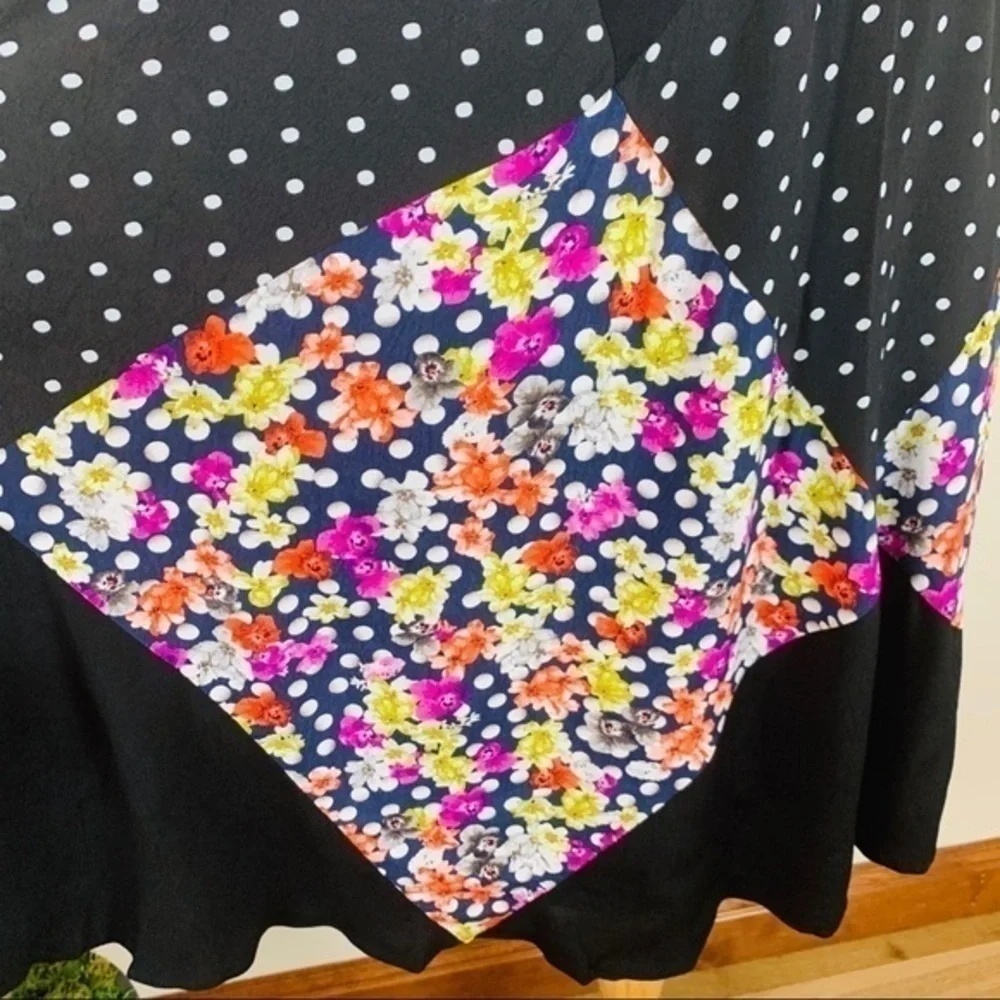 Anthropologie diamonds floral skirt. Size 0